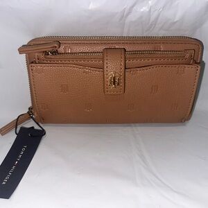 New-Tommy Hilfiger Brown Wallet with Gold Accents